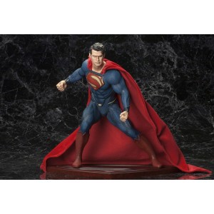 Statuette Superman Man Of Steel PVC ARTFX 1/6 de 27 cm - Ports offerts